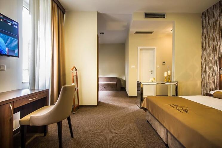 Central Luxury Rooms Omiš Eksteriør bilde