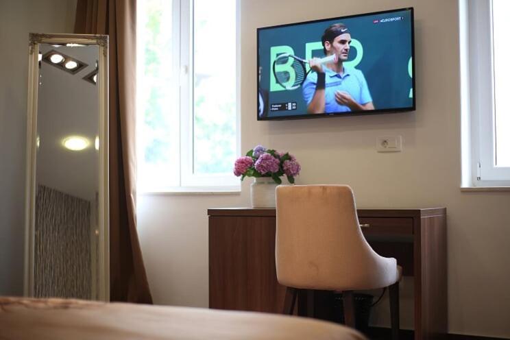 Central Luxury Rooms Omiš Eksteriør bilde