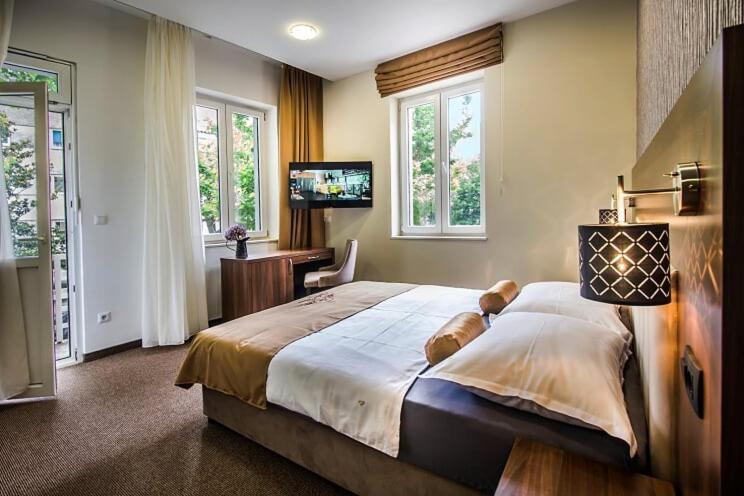 Central Luxury Rooms Omiš Eksteriør bilde