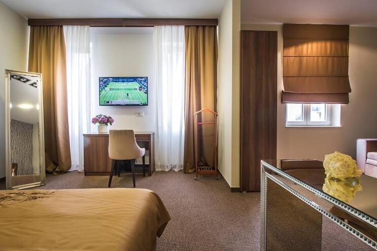 Central Luxury Rooms Omiš Eksteriør bilde