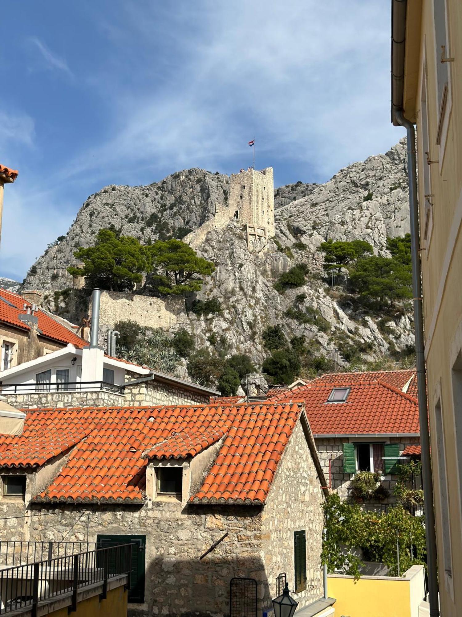 Central Luxury Rooms Omiš Eksteriør bilde